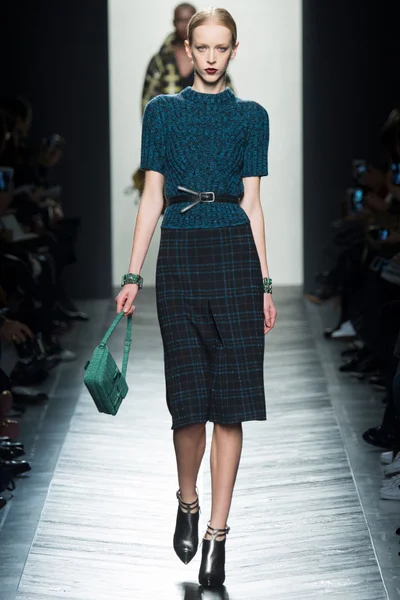 Look 14